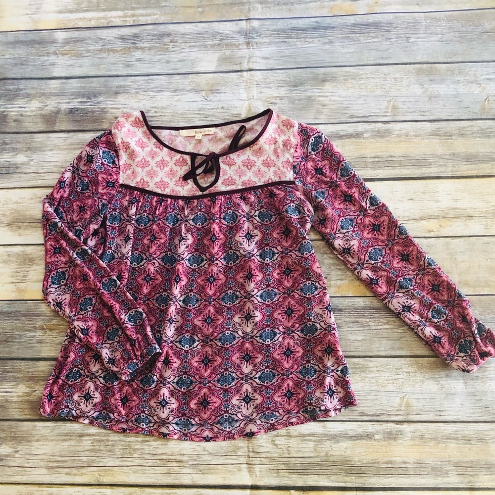 Girls blouse with pretty patterns! Size 16